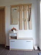 Eingangsbereich - Diele mit Garderobe - Ferienwohnung Bradatsch Catterfeld